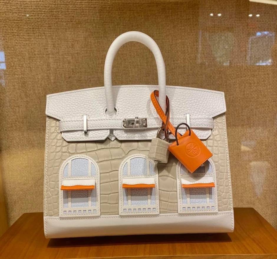 hermes operating hours