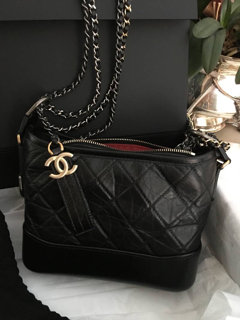 CHANEL Calfskin Quilted Medium Gabrielle Hobo Black 176107