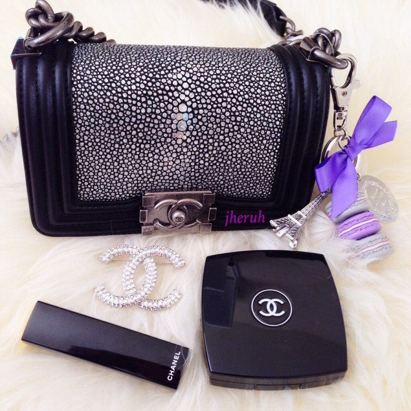 Chanel Silver Leather and Galuchat Stingray Boy WOC Clutch Bag