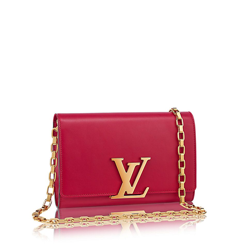 Mini Pochette on Chain $860 anyone?? According to FoxyLV it is