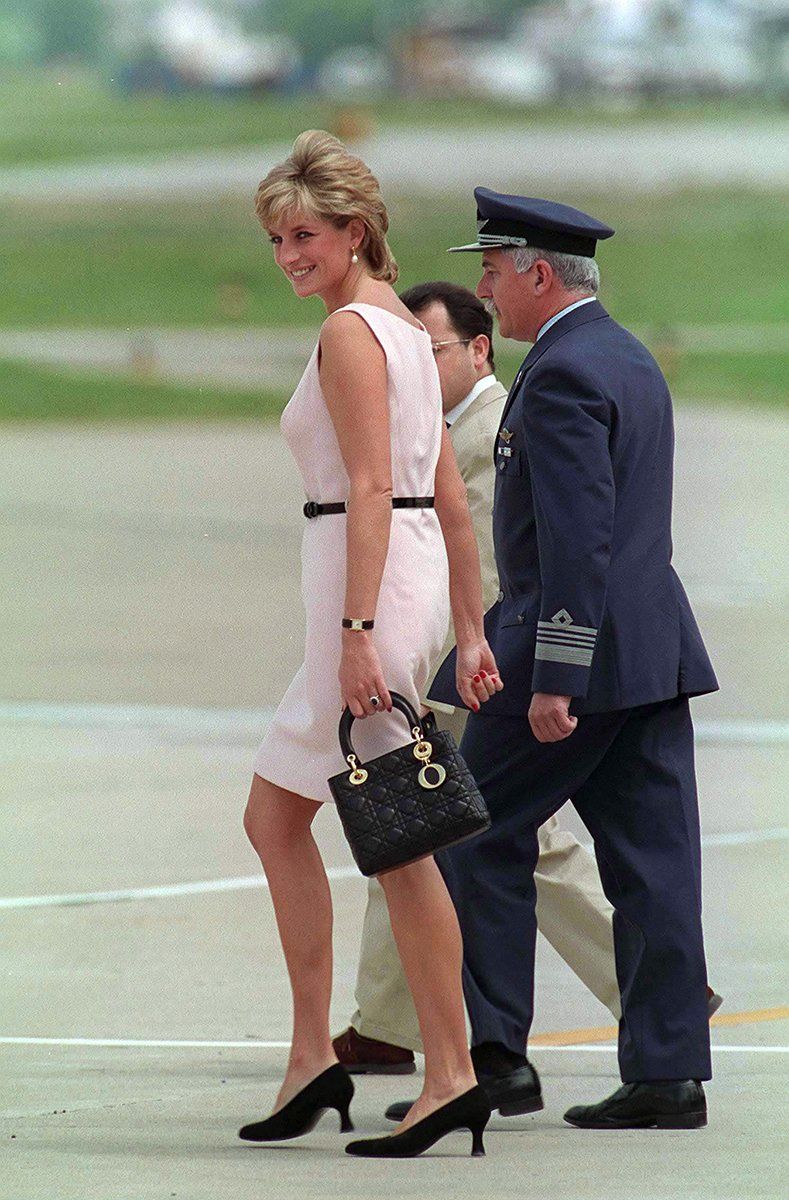 the-history-of-the-it-bag-dior-princess-diana