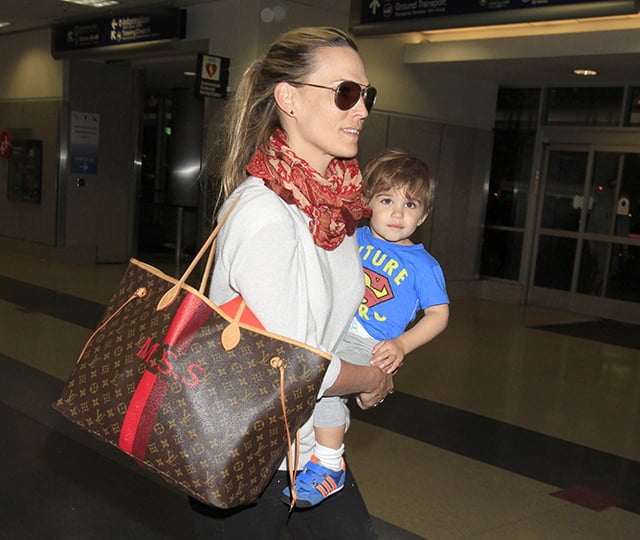 celebrities wearing wearing louis vuitton neverfull mm