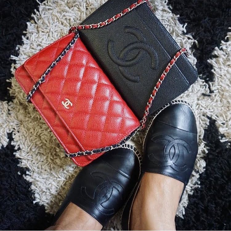 vintage chanel woc wallet