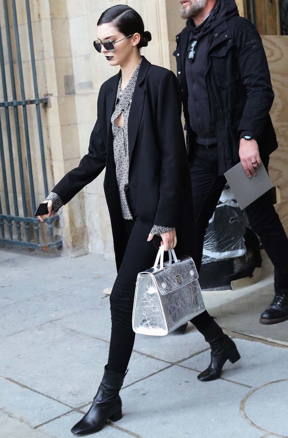 Dior Book Tote craze! It's the must-have bag of celebrities