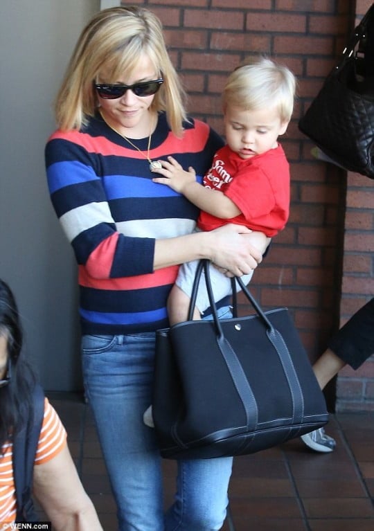 reese-gardenparty2-540x767