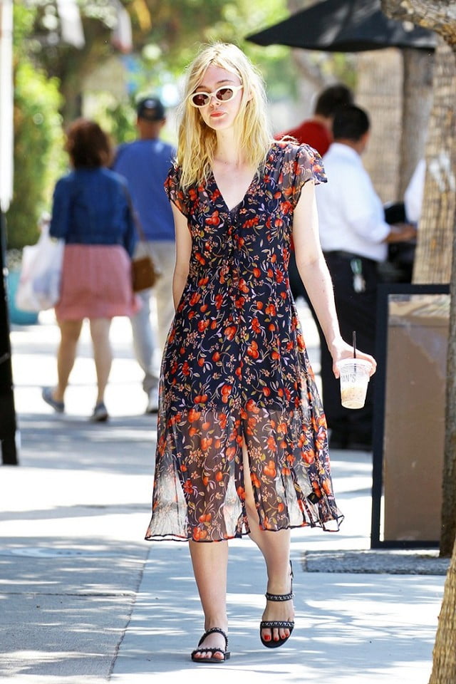 elle-fanning-just-wore-sunglasses-rihanna-would-love-1891269-1472931083.640x0c