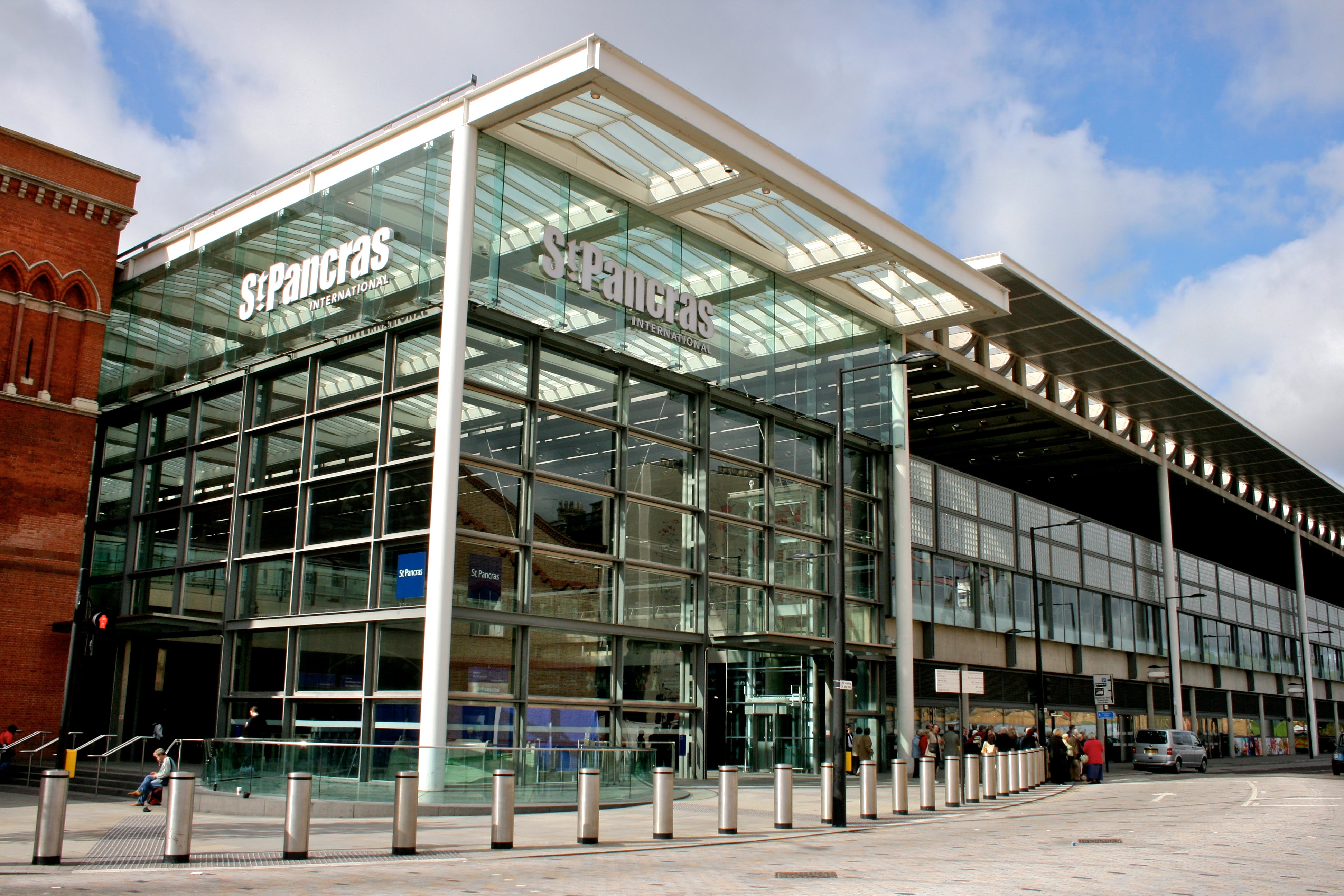 St_Pancras_international_entrance