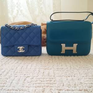 Chanel Bag Size Comparison: Classic Flap vs Reissue [Pictures] – Bagaholic