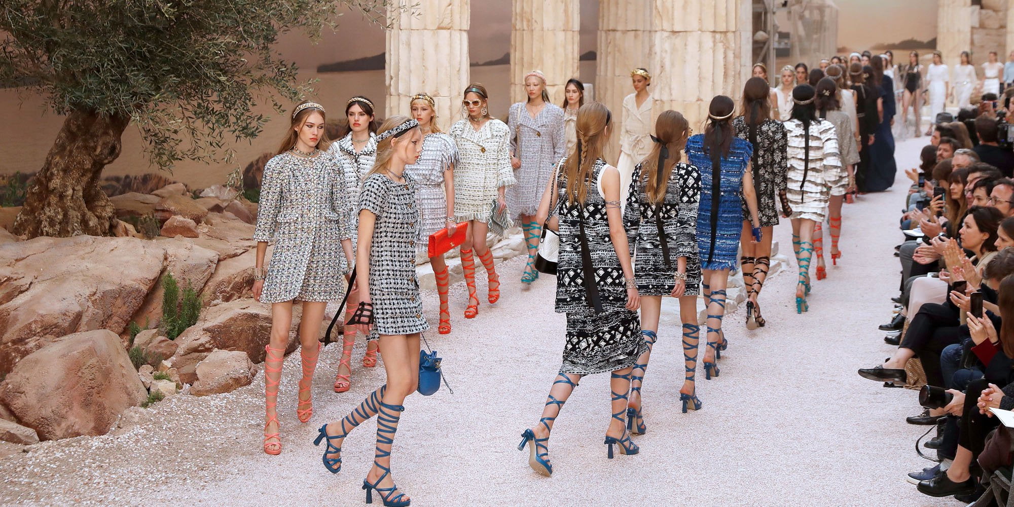 Louis Vuitton Cruise 2022 Runway Bag Collection - Spotted Fashion