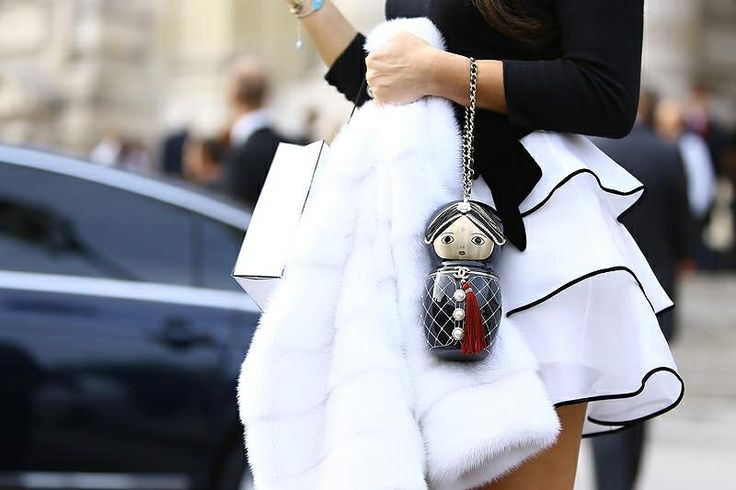 chanel cube bag