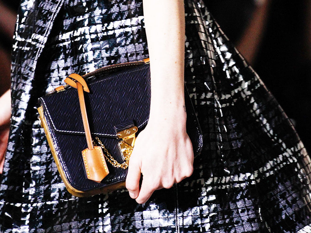 Louis-Vuitton-Pochette-Metis-Mini-Bag