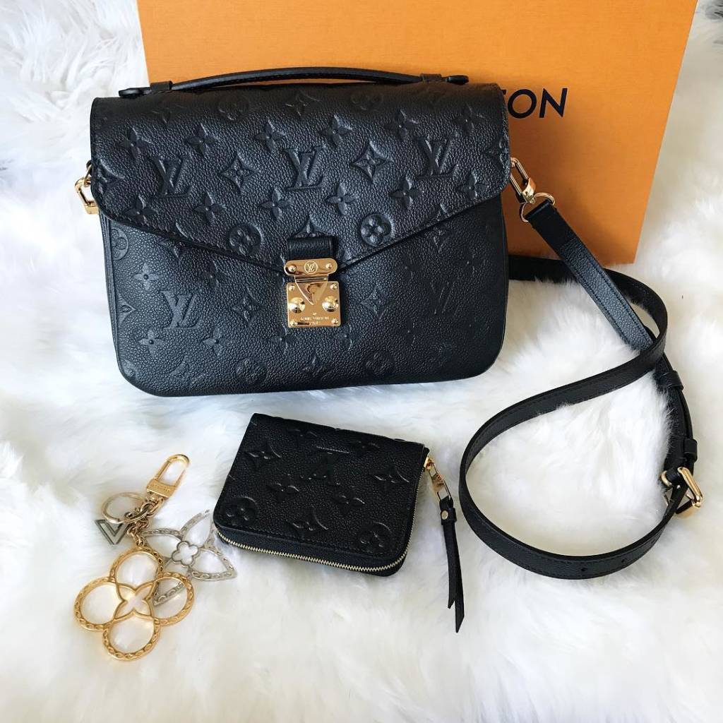 Little Black Bag: The Ultimate Versatility Bag - PurseBop