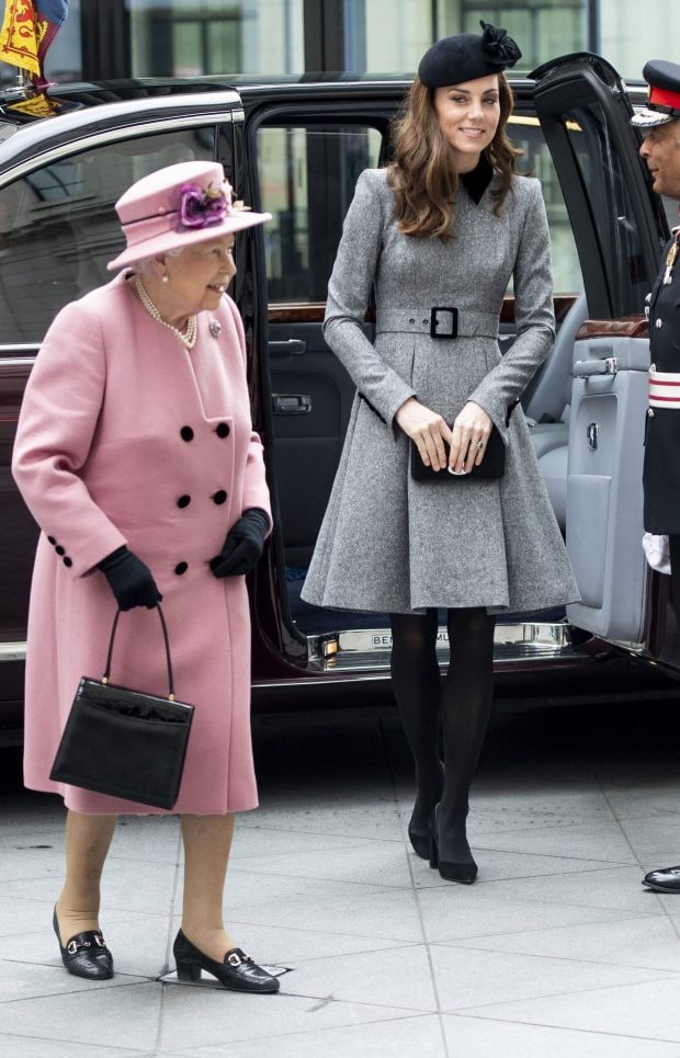 Queen Elizabeth's Loyalty to Launer Handbags - PurseBop