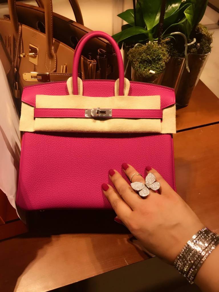 Hermès F/W 2017 Rose Pourpre color is a balance between hot pink