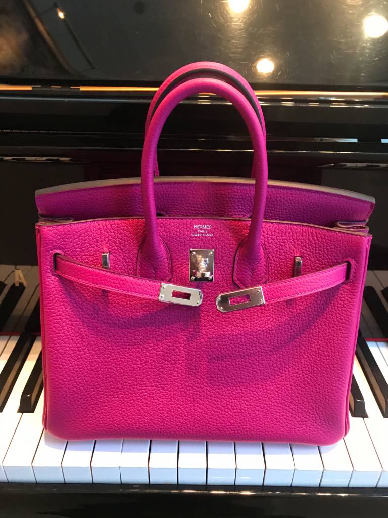 Hermès F/W 2017 Rose Pourpre color is a balance between hot pink