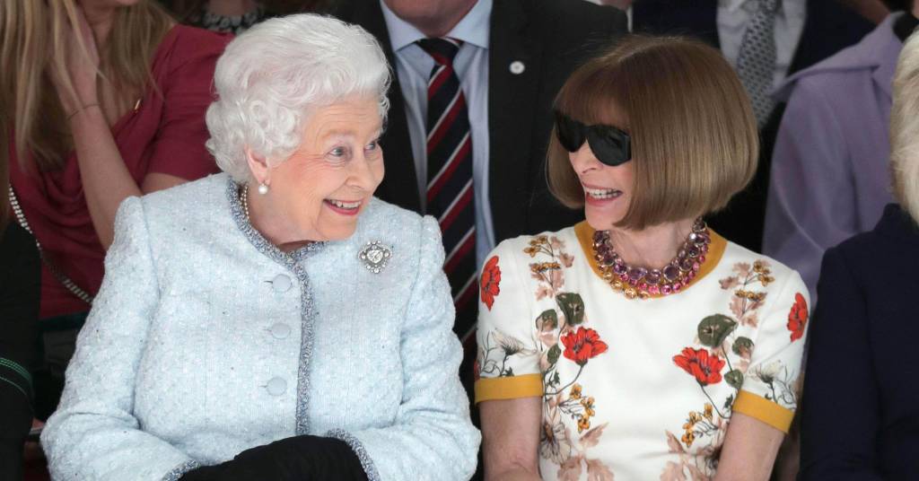 The Queen and Anna Wintour. Photo courtesy: KGC-375/STAR MAX/IPx