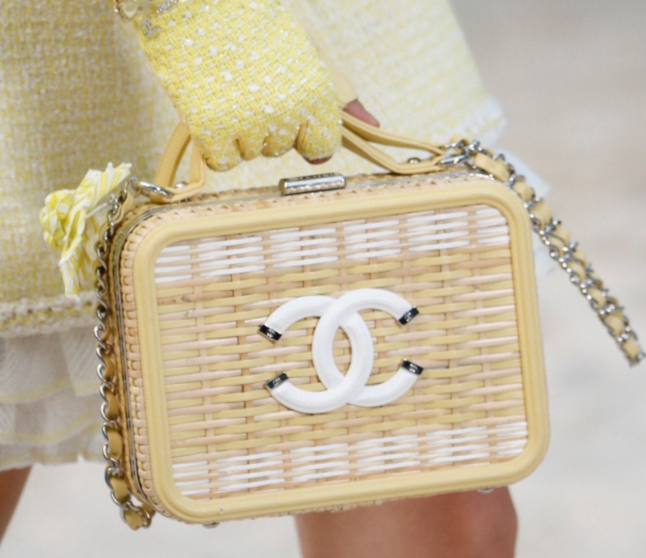 The summer chic Chanel Pearl Flap Bag 🤩 . . . #chanel