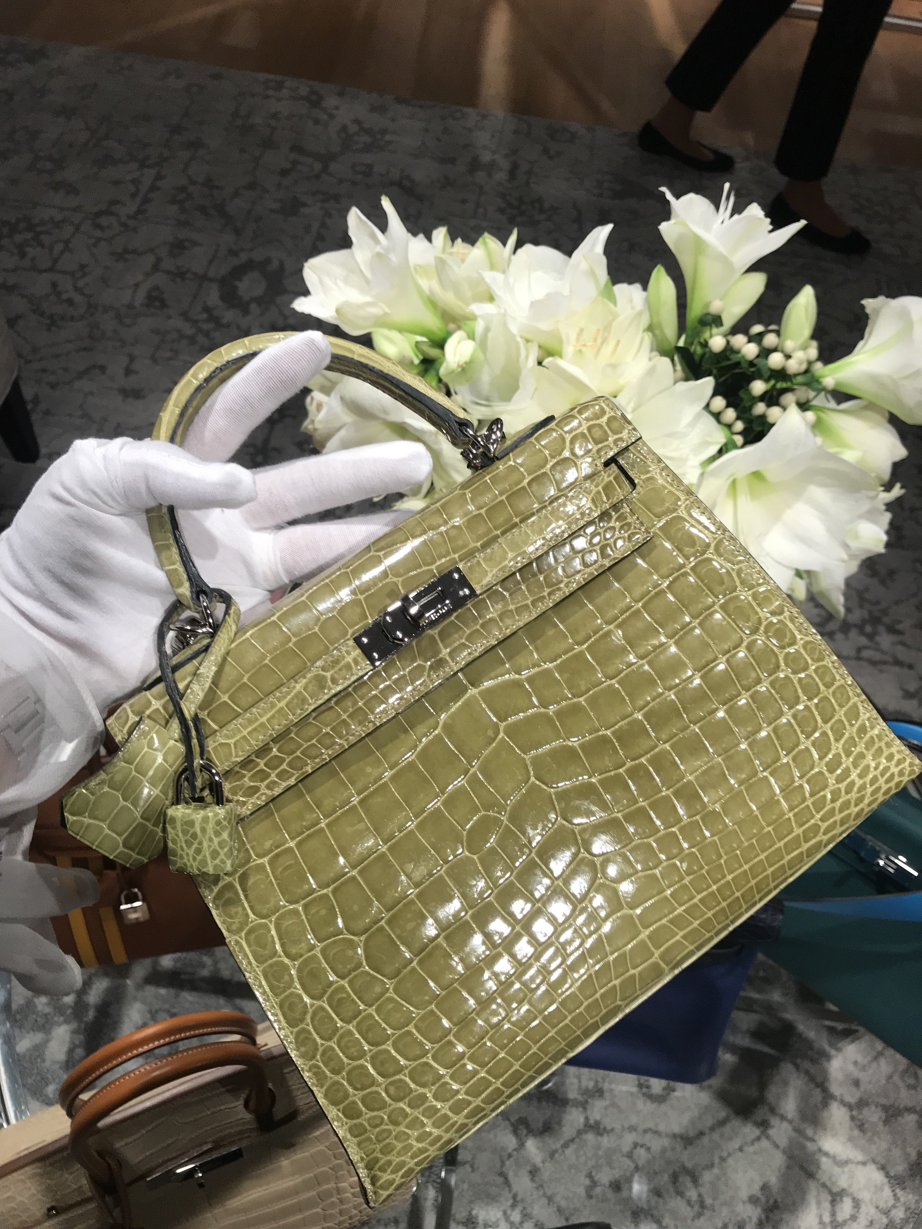 Hermes Kelly Sellier 20 Vert Jade Shiny Alligator Gold Hardware