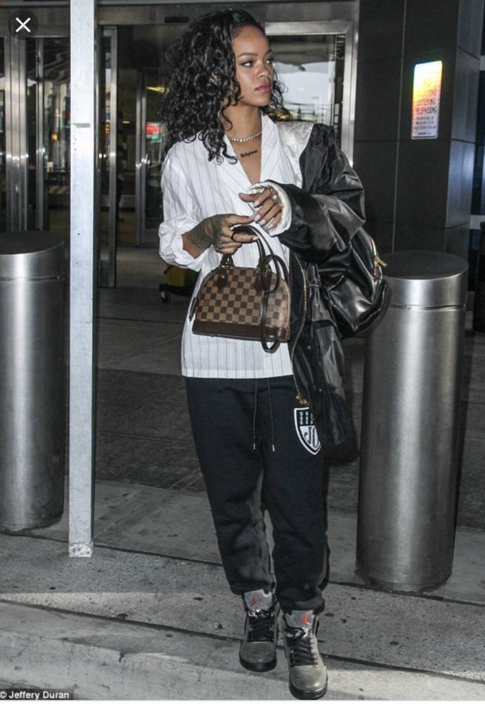 Rihanna Reportedly Working With LVMH to Launch Own High-End Fashion Brand - PurseBop