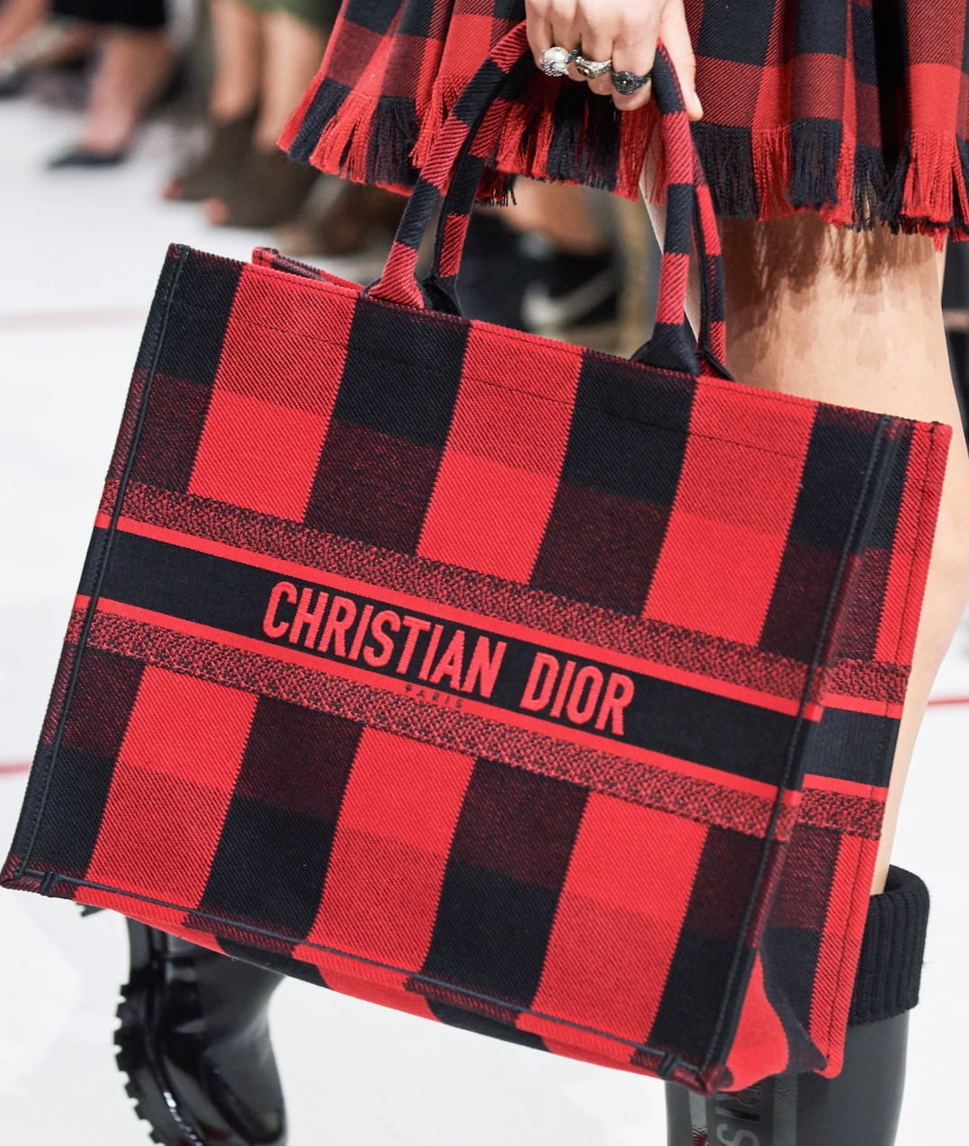 dior book tote red