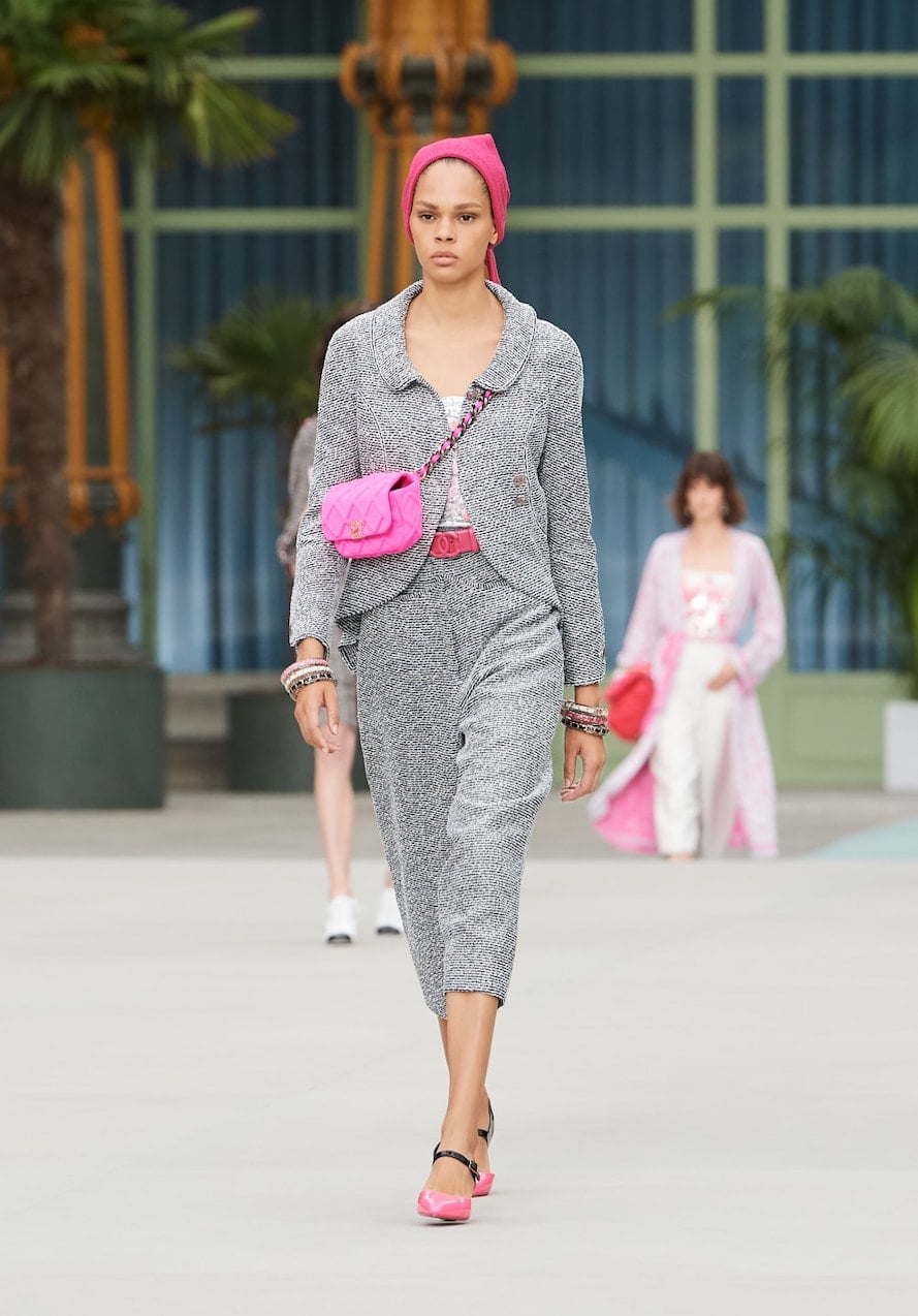 CHANEL Fashion - Cruise 2019/20 - Large Bowling Bag - Reference