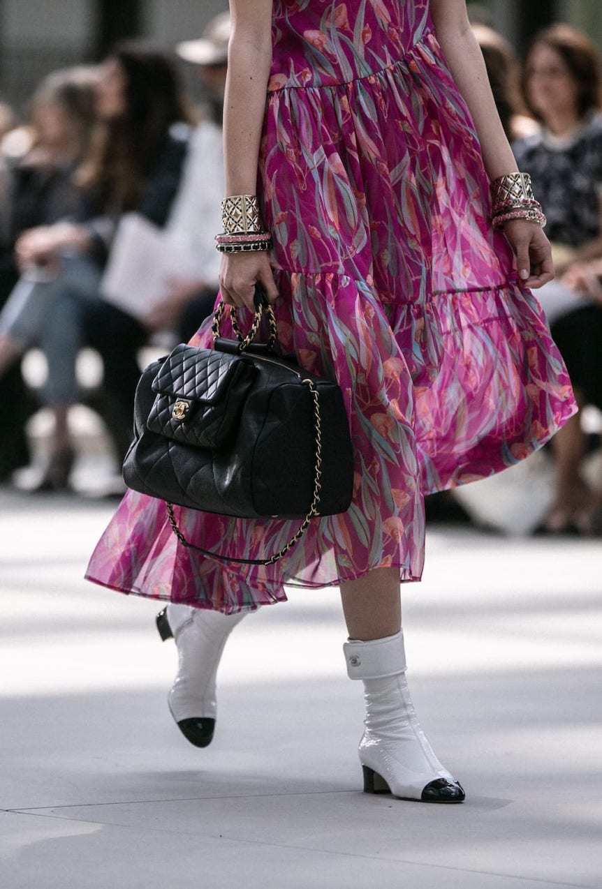 CHANEL Fashion - Cruise 2019/20 - Large Bowling Bag - Reference