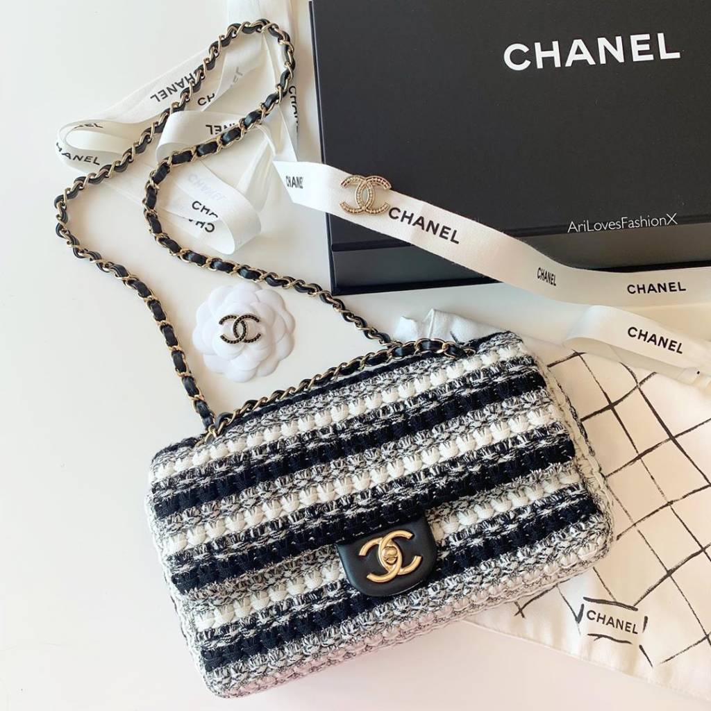 Chanel Classic Medium Tweed