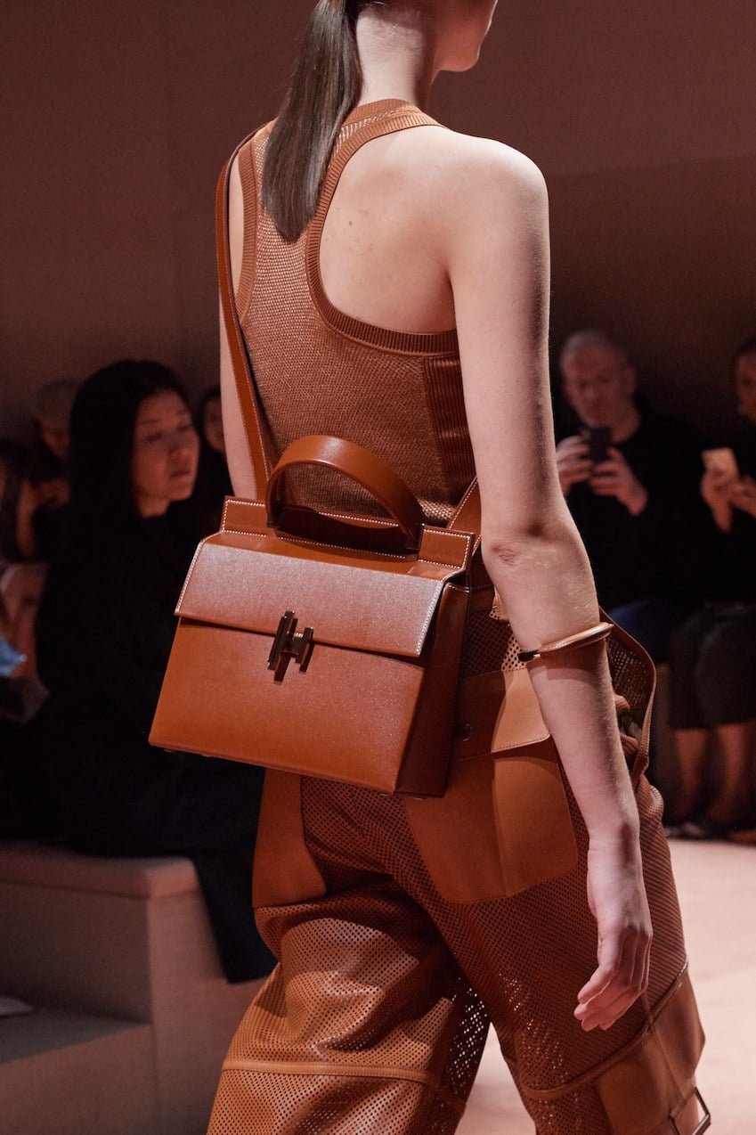 hermes runway bag