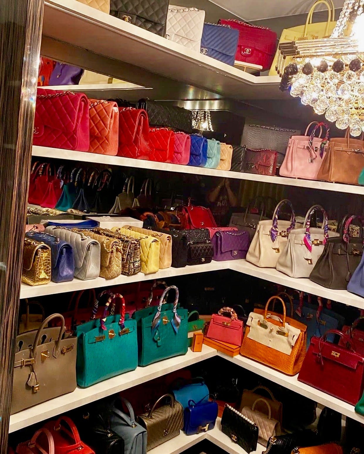 5 Steps to Follow When Falling Out of Love With Your Handbag Collection ...