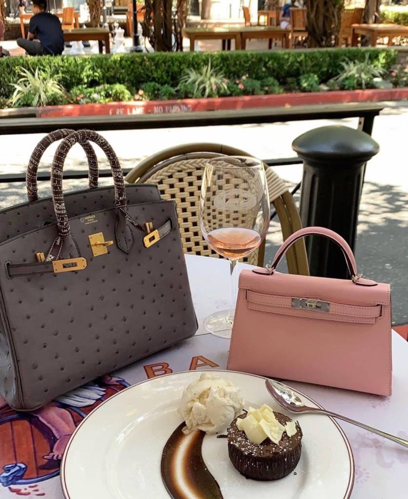 HOW MUCH DO YOU THINK THIS BAG CAKE COSTS? 🤔🤔🤔 #Hermes #Bag
