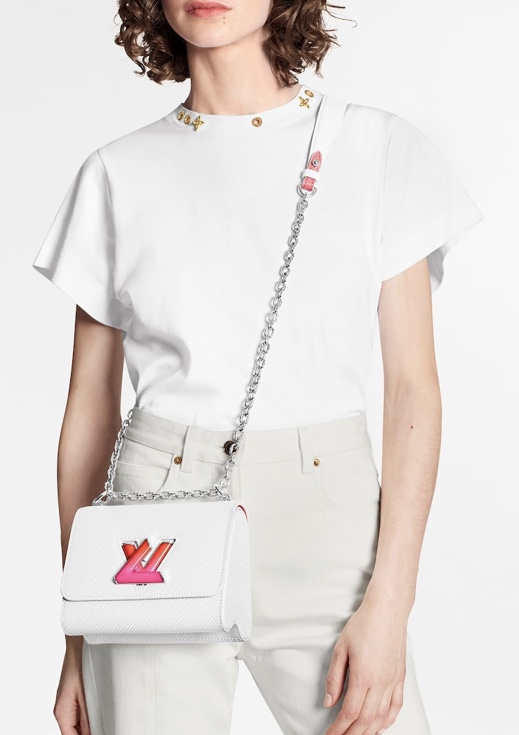 Louis Vuitton on X: An extra dose of charm. The Twist bag combines  #LouisVuitton signatures with fashion-forward finishes. See the newest  models at   / X