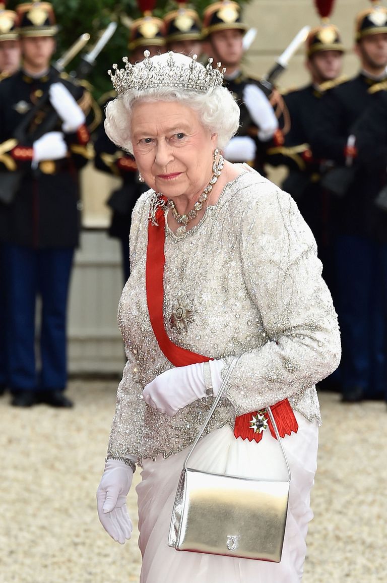 Queen Elizabeth with her Launer