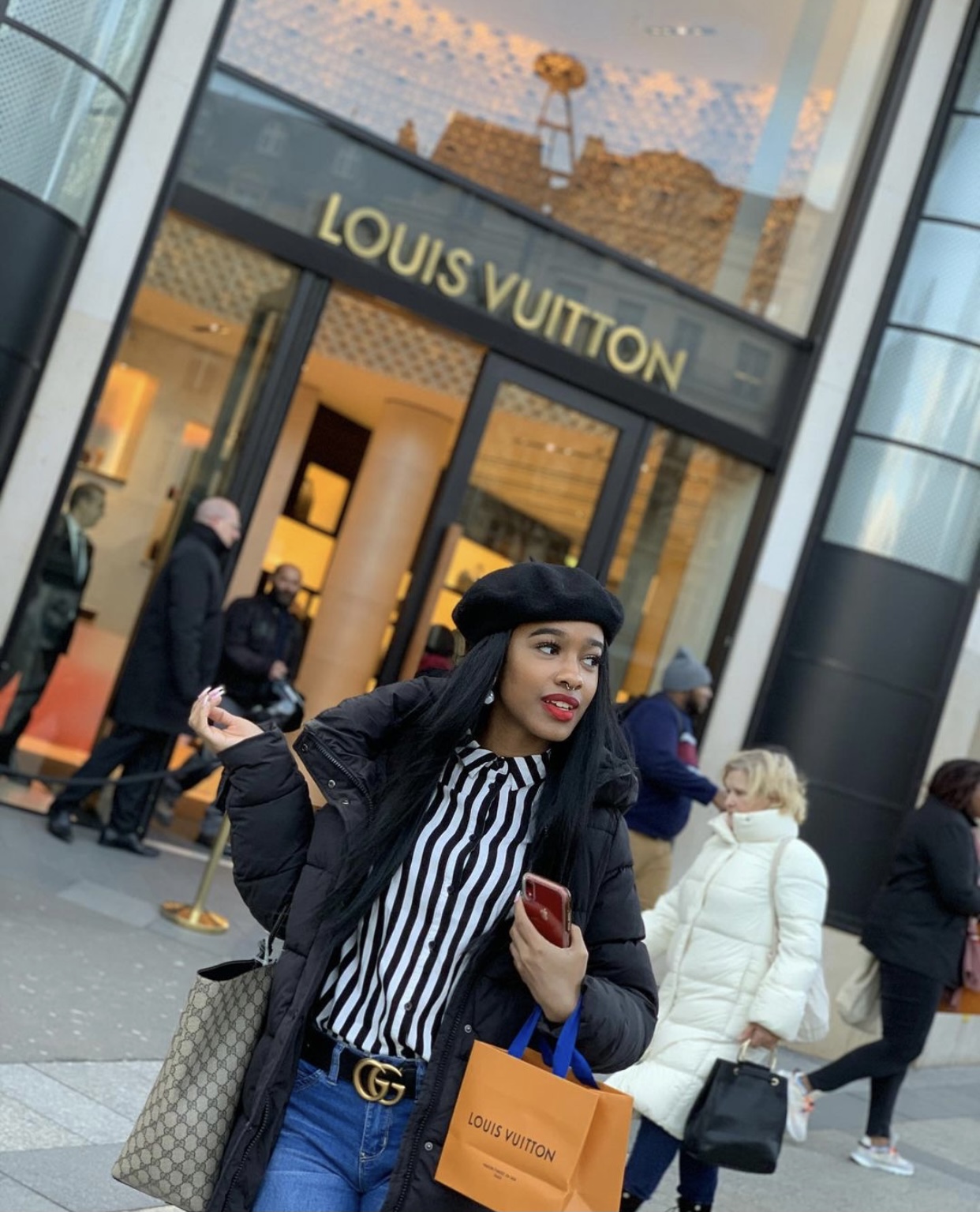 What's in my bag? - Louis Vuitton Mini Dauphine (2020) 