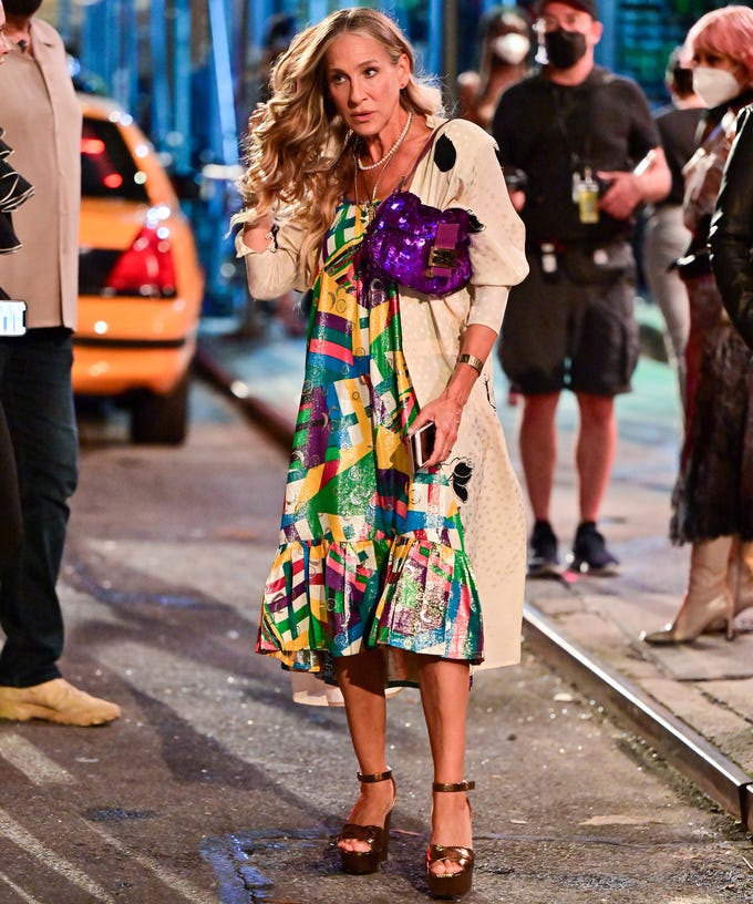 14 Carrie Bradshaw-Inspired Baguette Bags for Fall - PureWow