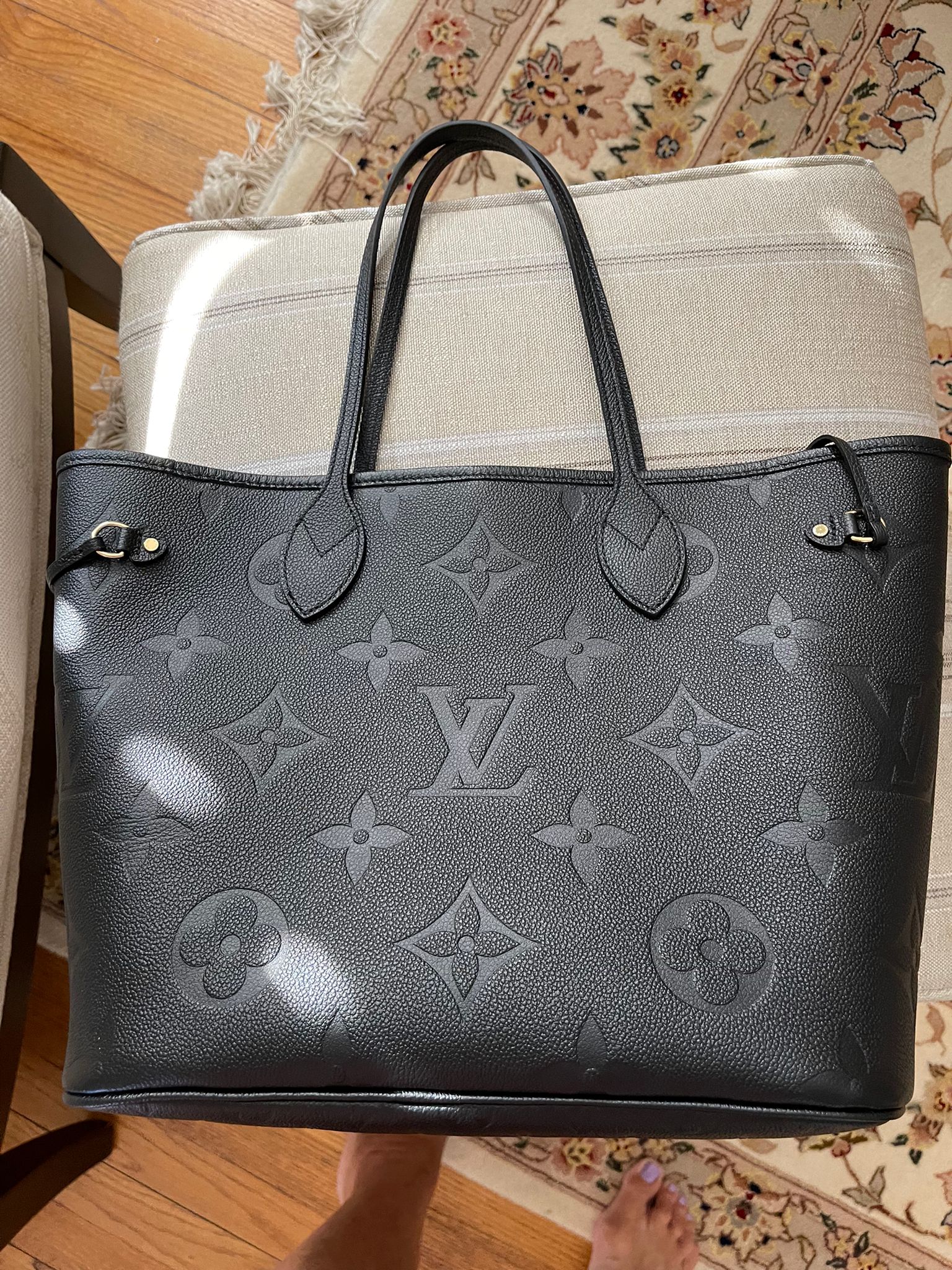 Louis Vuitton Neverfull Bags Gets Damaged