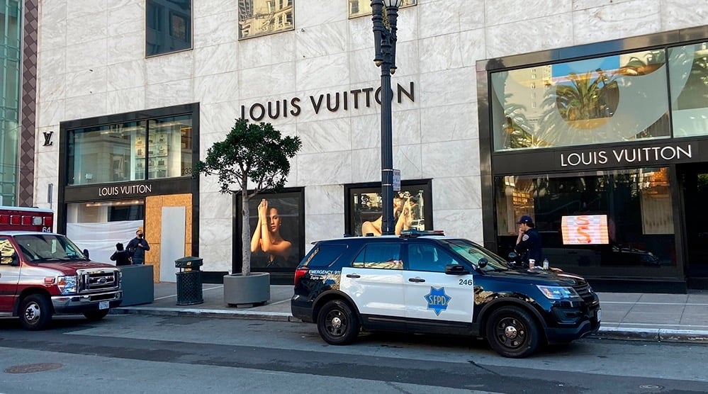 Thieves Smash Car into Louis Vuitton Store to Steal Designer Handbags,  Second Such Incident This Year - News18