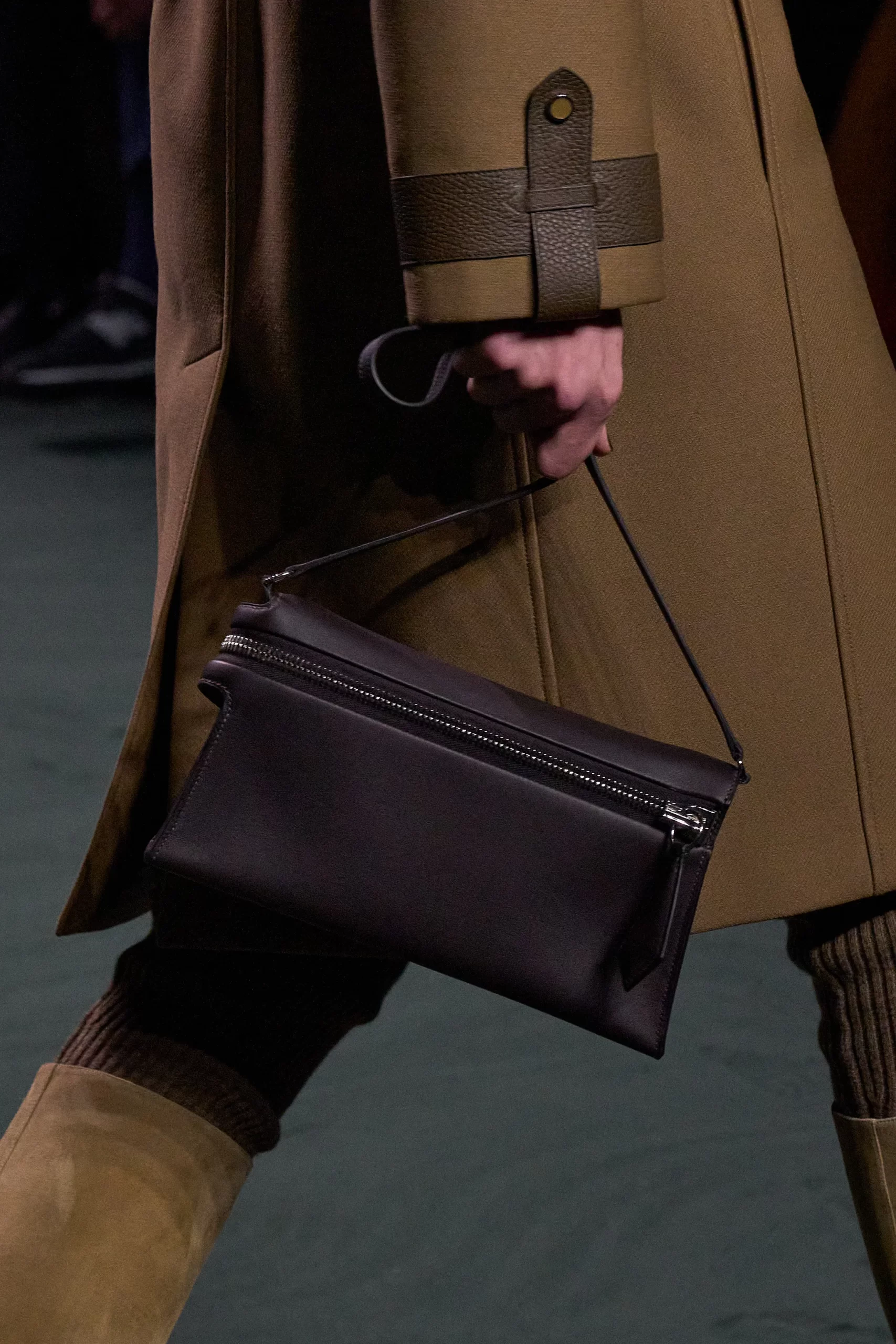 First Look at the New Hermès 'In the Loop' Bag - PurseBop