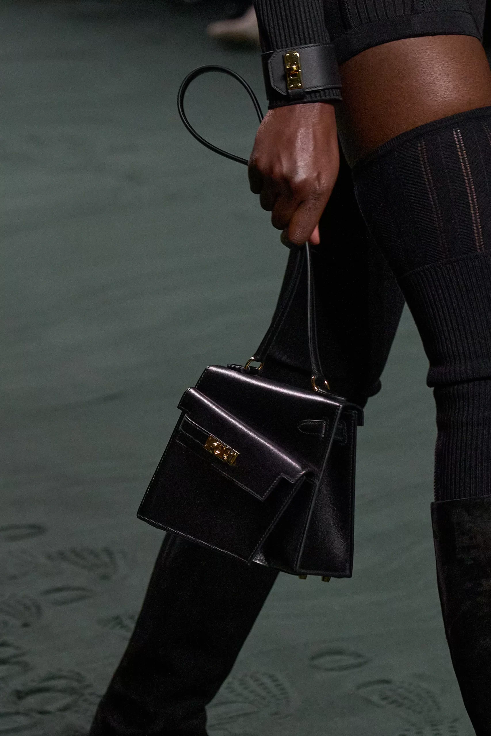 Hermes Kelly Bag Sizes 2023: Everything You Need To Know About The Iconic  Bag - Streetstylis