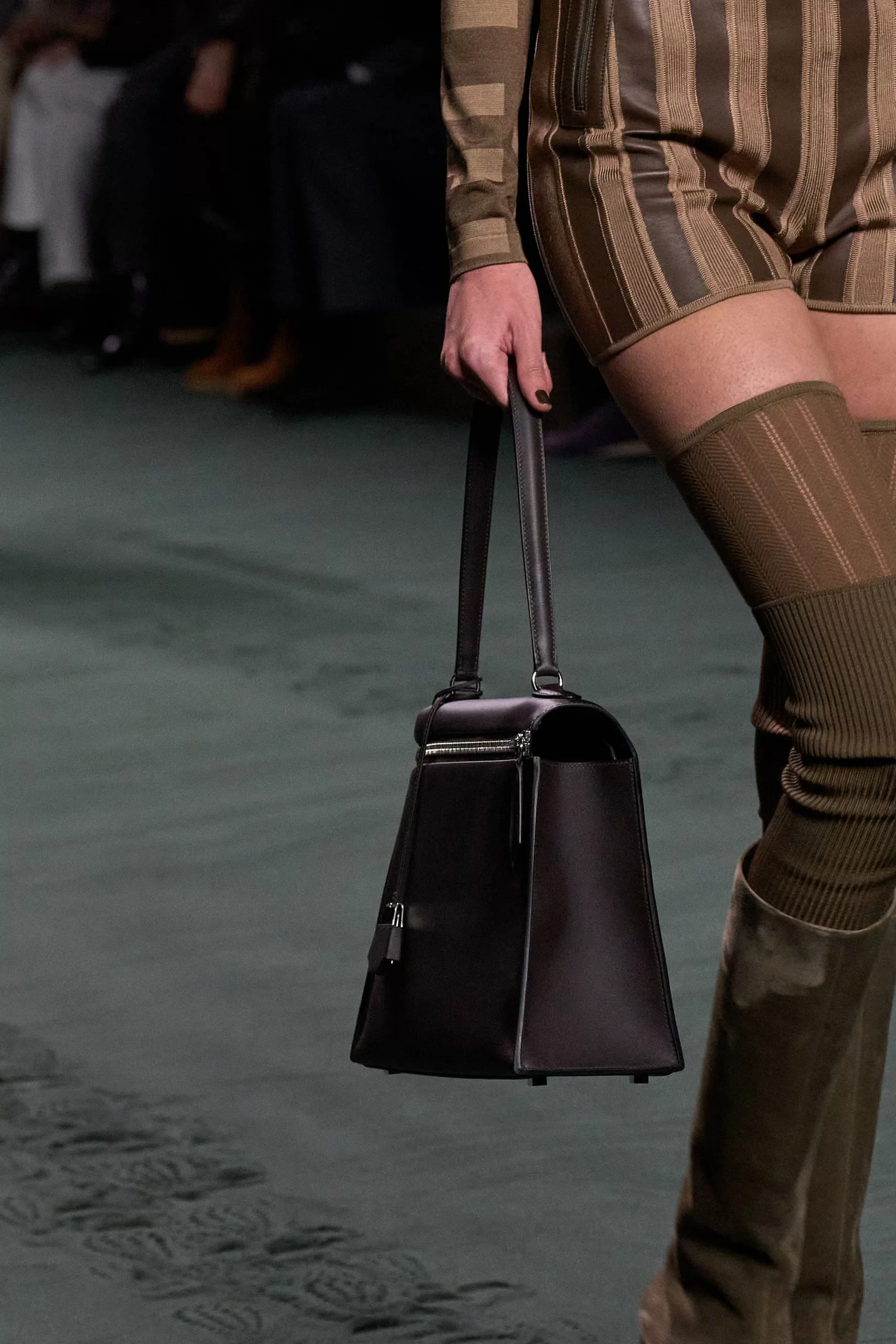 First Look at the New Hermès 'In the Loop' Bag - PurseBop