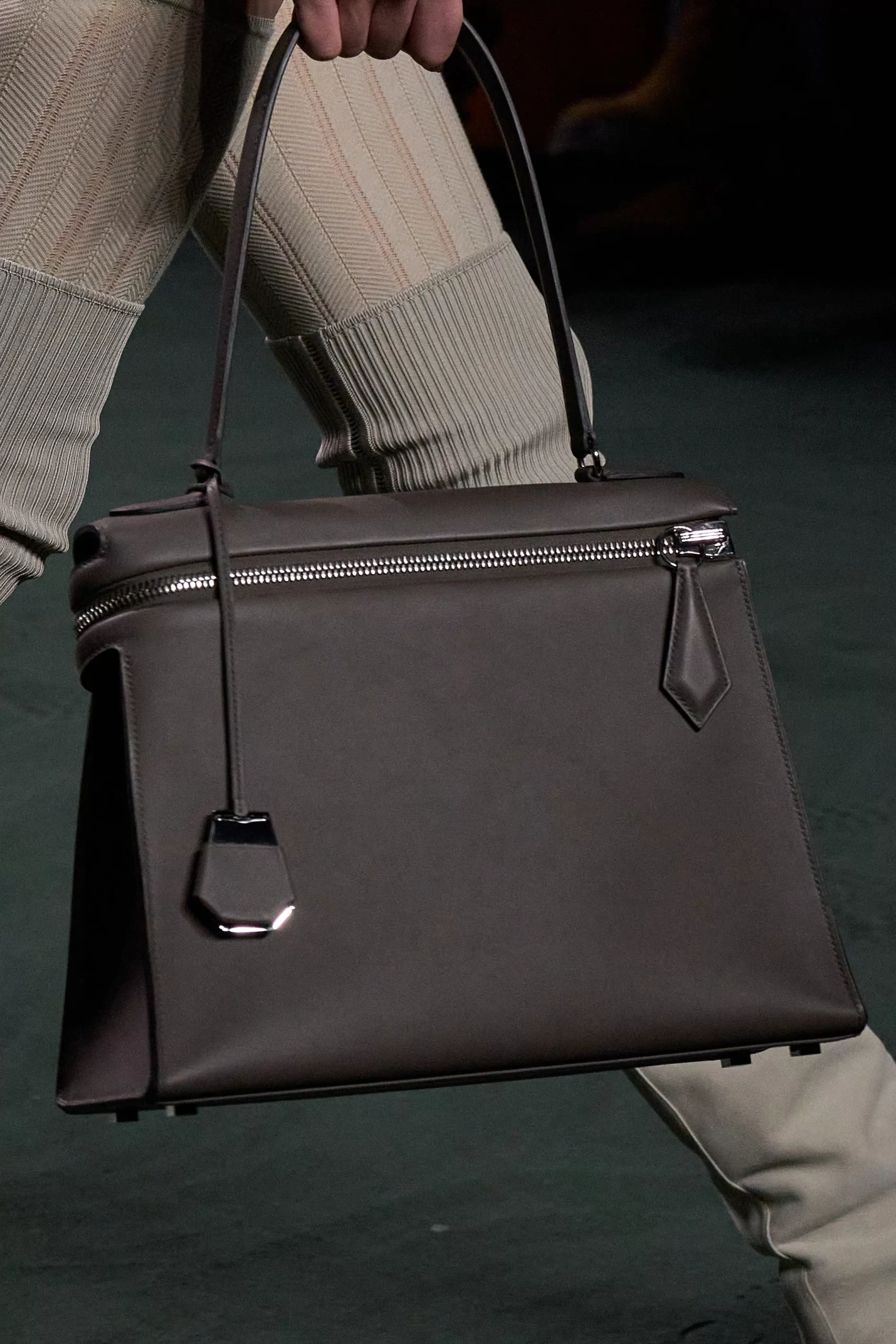 The New Hermès Kelly Messenger Bag is Here - PurseBop