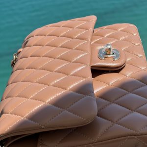 chanel classic 22S caramel brown flap lambskin iconic classic flap