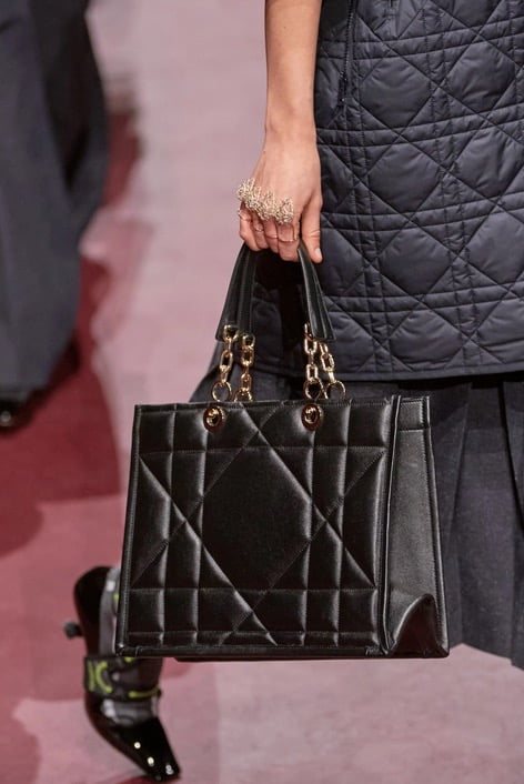 Dior: Dior Women Fall-Winter 2021-22 Collection - Bags - Luxferity