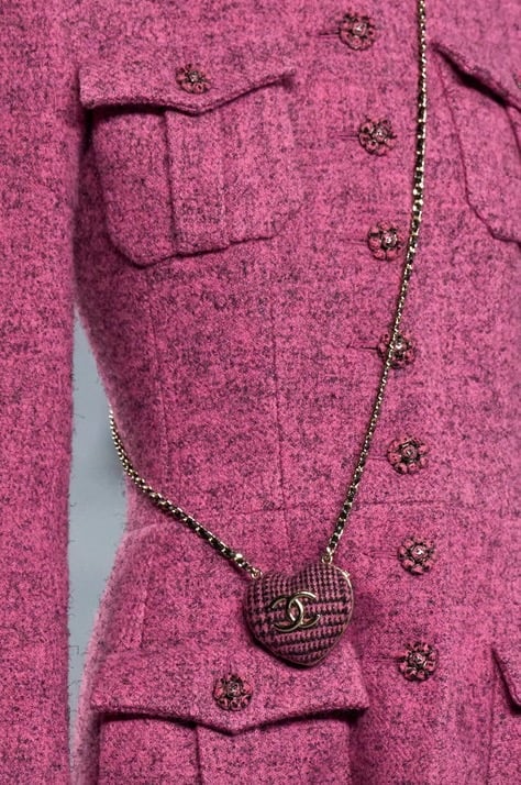 All The Bags And Shoes From CHANEL's Fall/Winter 2022 Tweed-Inspired  Collection