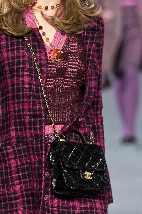 Chanel 22K Fall-Winter 2022 River of Tweed Handbags Review and