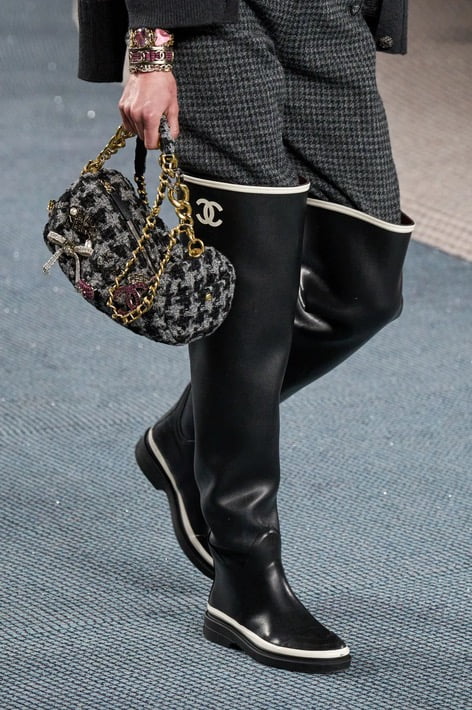 Bags, Bags, & More Bags on the Chanel Fall/Winter 2022 Runway - BY pur –  Only Authentics