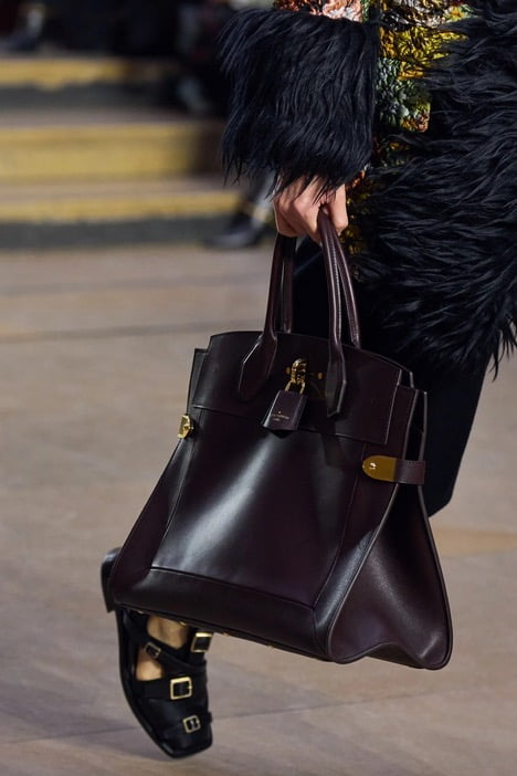 What's Up With Louis Vuitton's Twist Bag This Season? - PurseBop