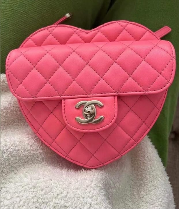 NEW Authentic CHANEL 22S Pink Large Heart Bag CC Lambskin Leather Crossbody  bag
