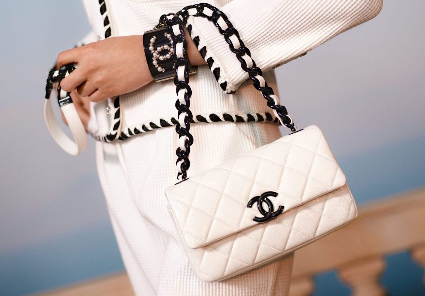 chanel vintage bag beige