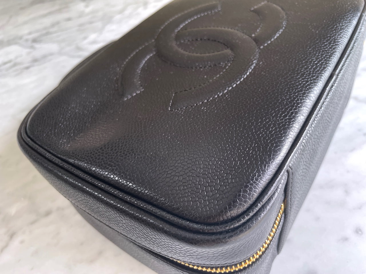 women's chanel hand bag