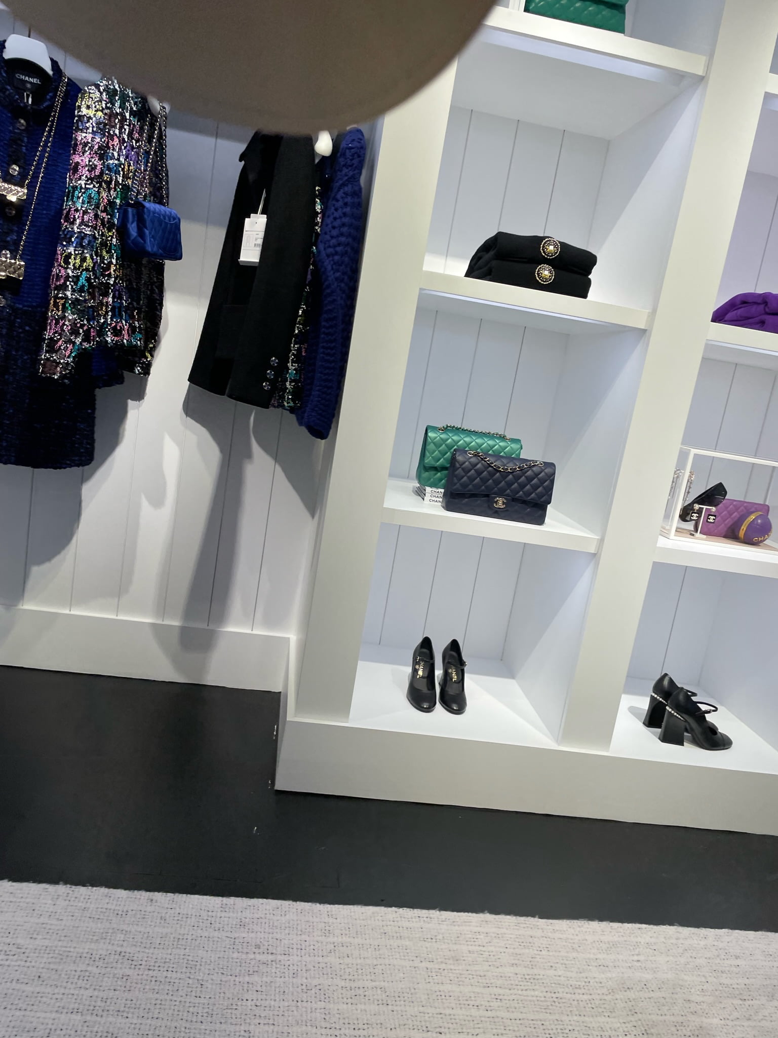 An Exclusive Look Inside Chanel's New Hamptons Popup Boutique | PurseBop An Exclusive Look Inside Chanel's New Hamptons Popup Boutique | PurseBop